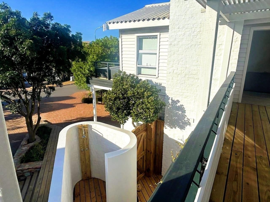  Bedroom Property for Sale in Wavecrest Eastern Cape